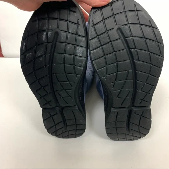 Oofos oomg boots size 8.5 *flawed - Picture 6 of 10